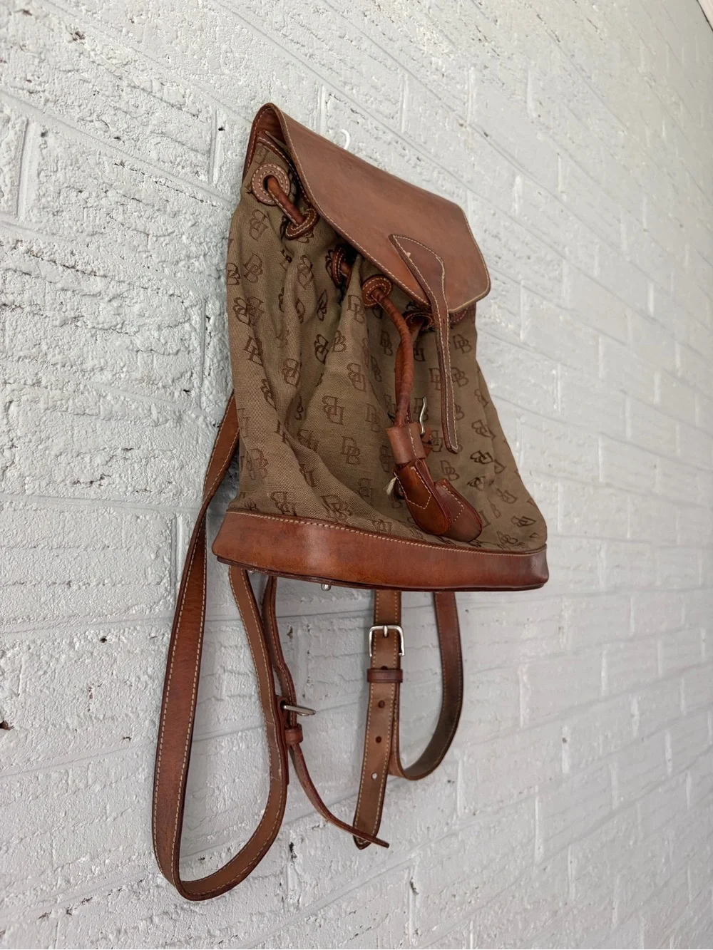 N/A vintage dooney